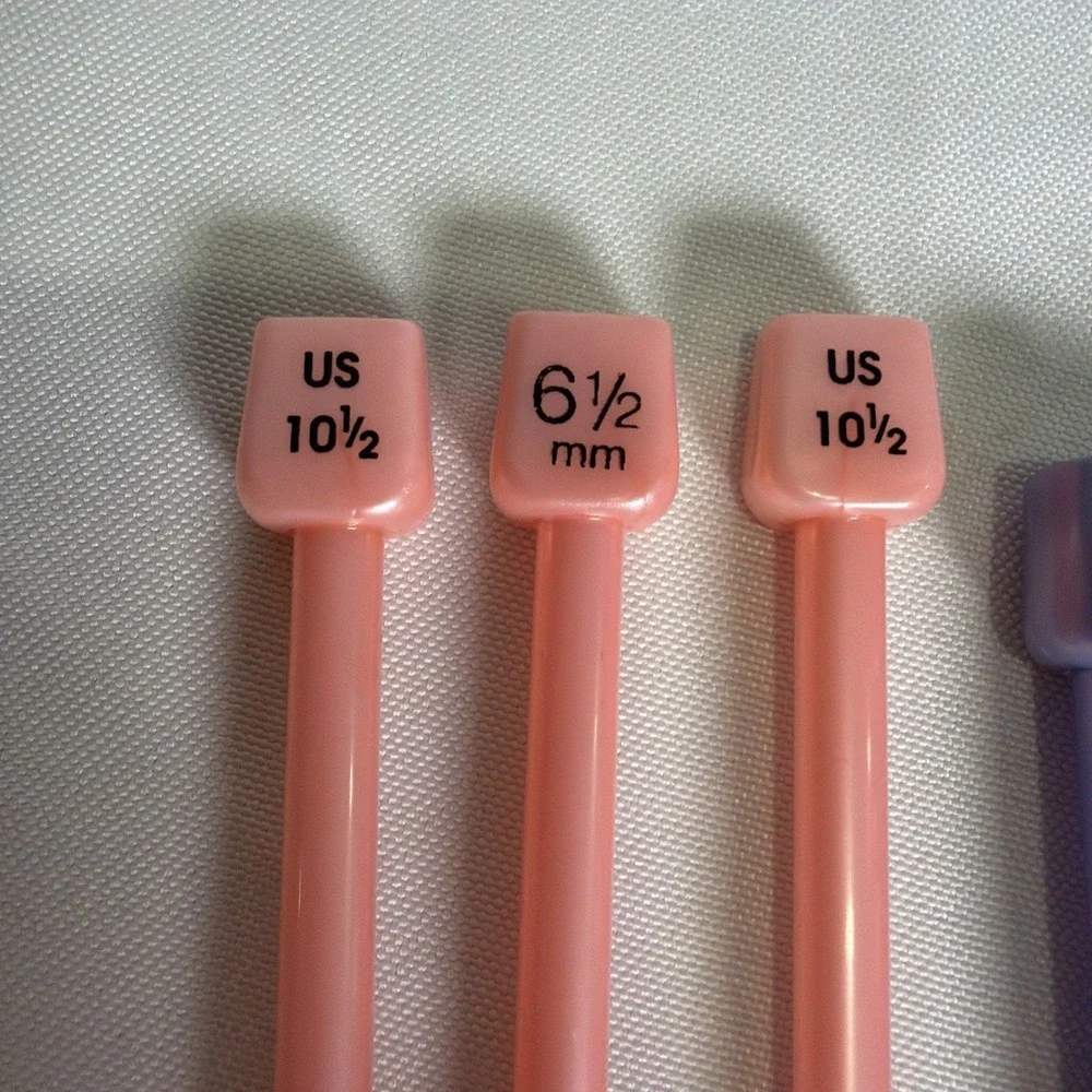 4 Pair VINTAGE JUMBO KNITTING NEEDLES US 10.5 6.5mm; US 13 9mm; US 17 12mm